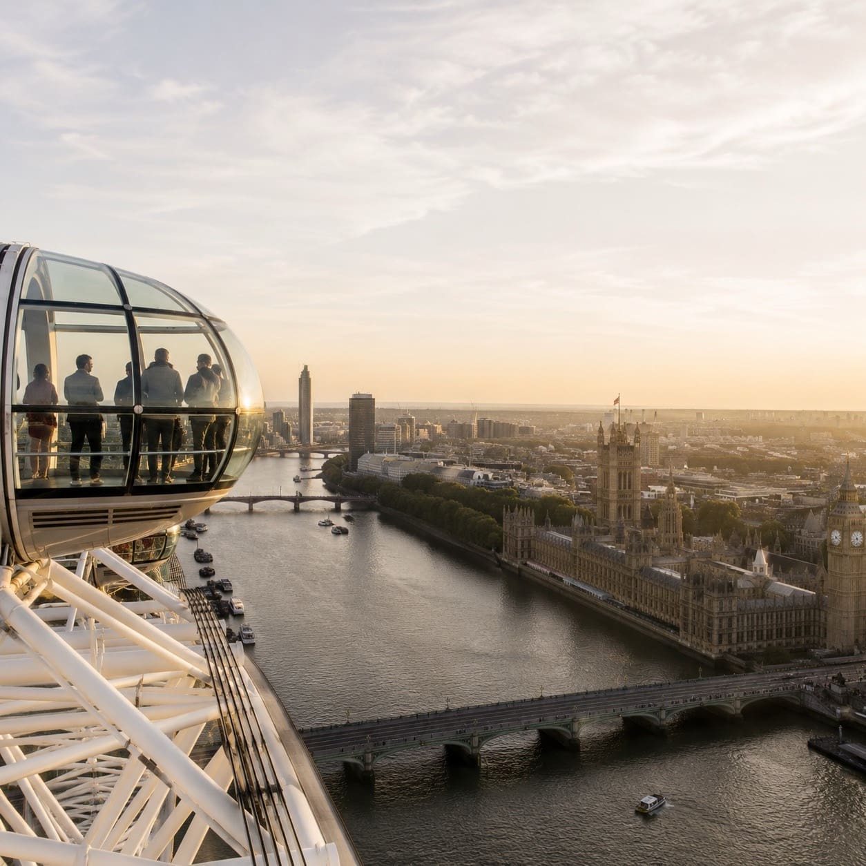 London skyline view over the River Thames, ideal for first-time visitors choosing London sightseeing tours
