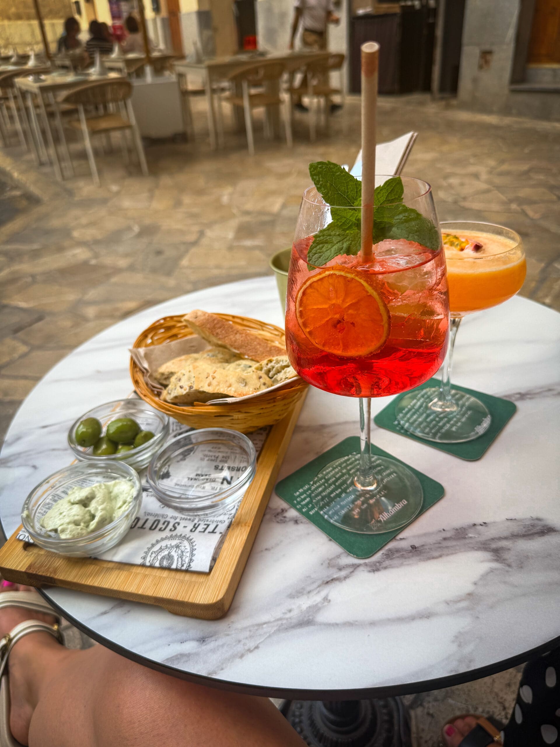 A visual guide to eating out in Palma with Mediterranean food and tile details